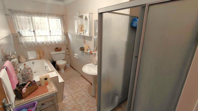 4 Bedroom Property for Sale in Pellissier Free State